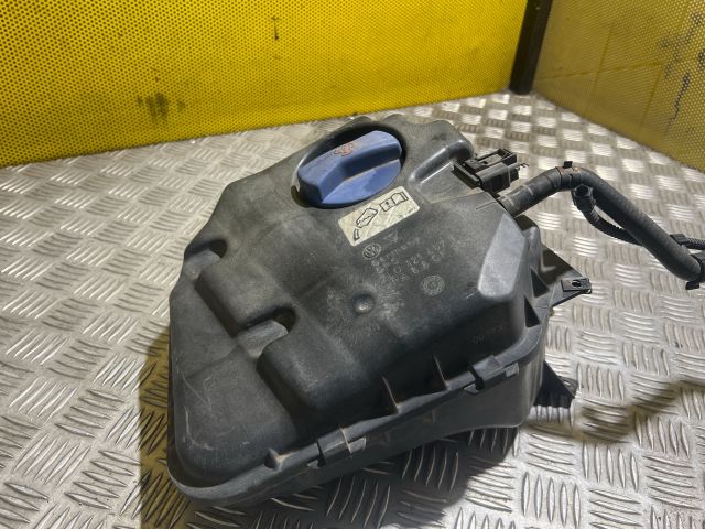 bontott VW TOUAREG Kiegyenlítő Tartály