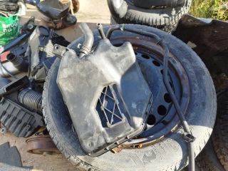 bontott VW TOUAREG Kiegyenlítő Tartály