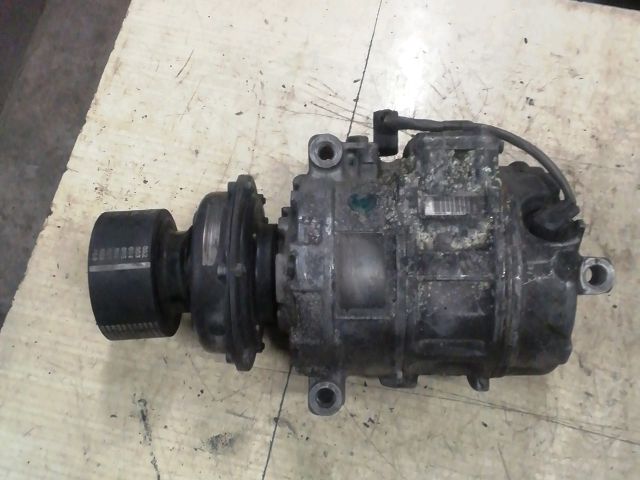 bontott VW TOUAREG Klímakompresszor