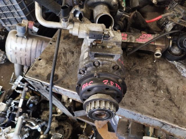 bontott VW TOUAREG Klímakompresszor