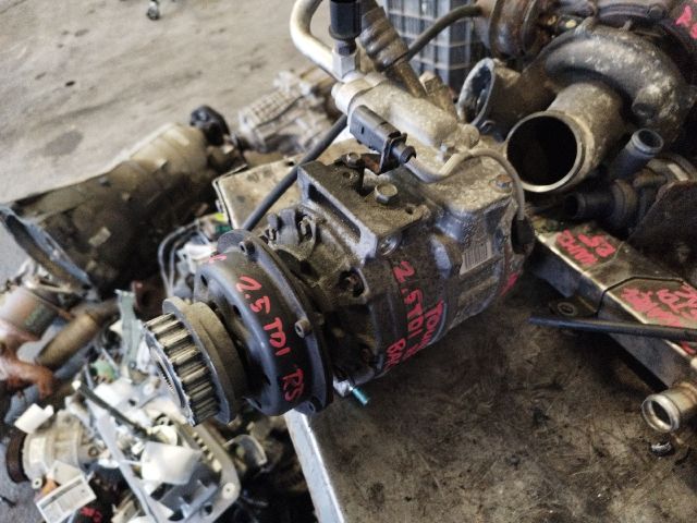 bontott VW TOUAREG Klímakompresszor