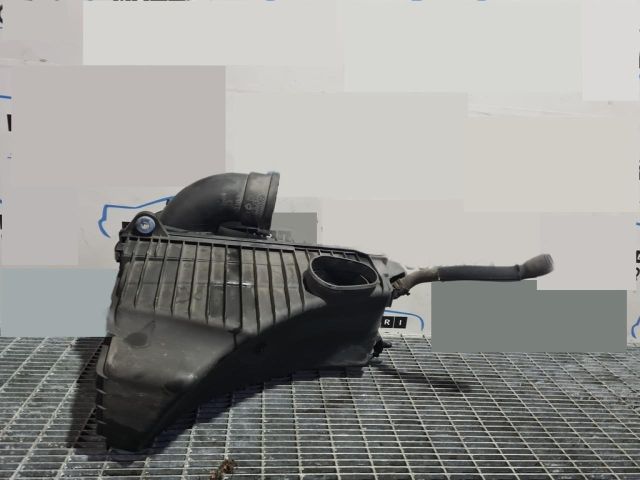 bontott VW TOUAREG Légszűrő Ház