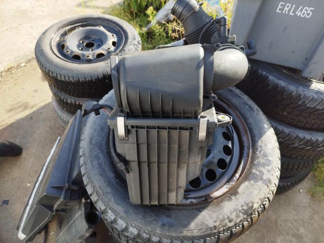 bontott VW TOUAREG Légszűrő Ház