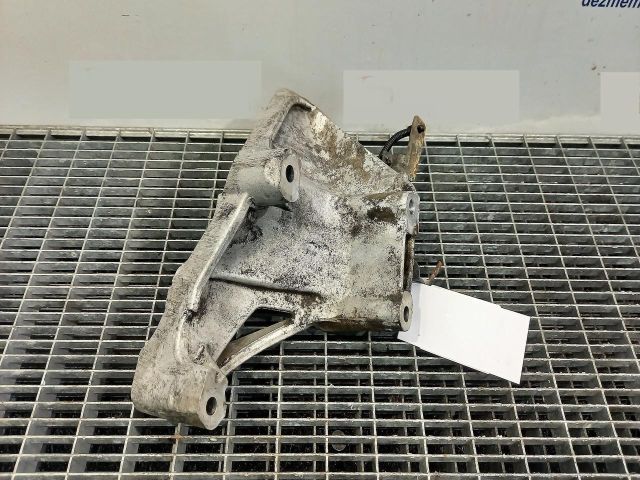 bontott VW TOUAREG Motor Tartó Bak Bal