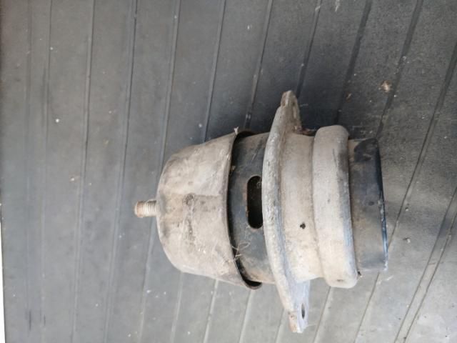 bontott VW TOUAREG Motor Tartó Bak (Pozíciófüggetlen)