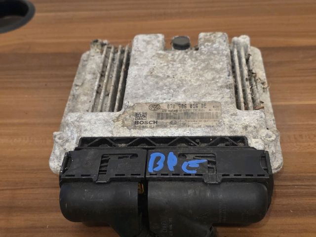 bontott VW TOUAREG Motorvezérlő