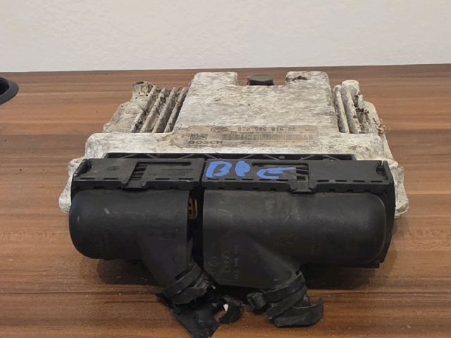 bontott VW TOUAREG Motorvezérlő