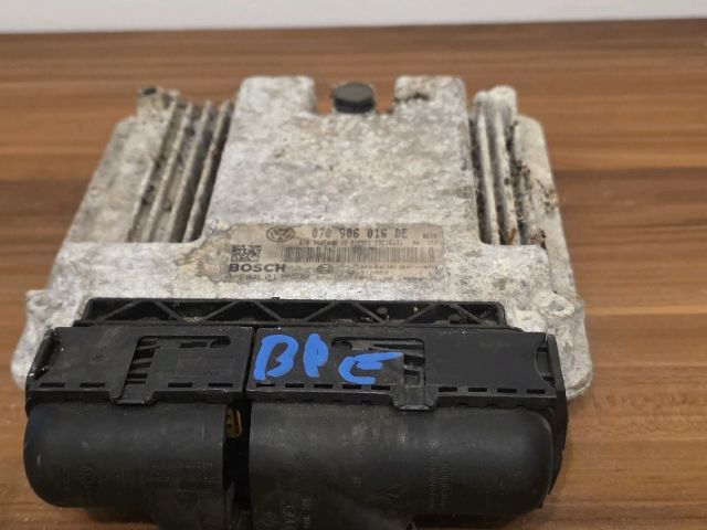 bontott VW TOUAREG Motorvezérlő