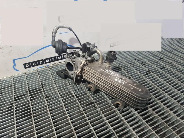 bontott VW TOUAREG Olajhűtő