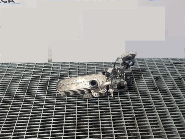 bontott VW TOUAREG Olajhűtő