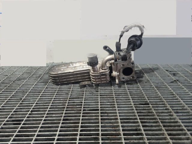 bontott VW TOUAREG Olajhűtő