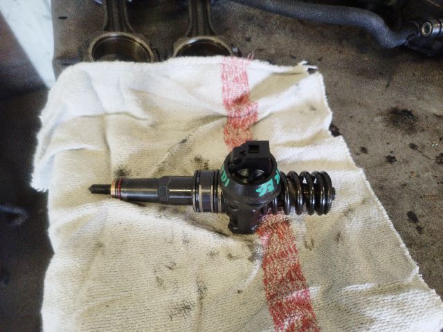 bontott VW TOUAREG Porlasztó (1 db)