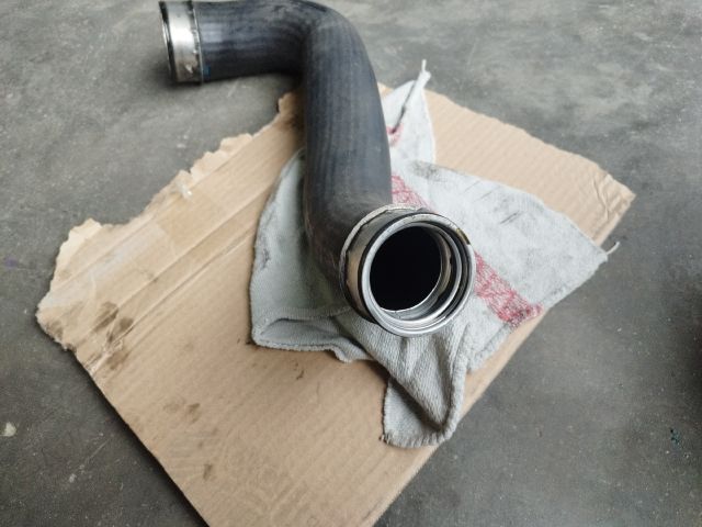 bontott VW TOUAREG Turbócső