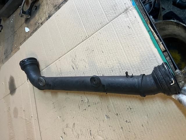 bontott VW TOUAREG Turbócső