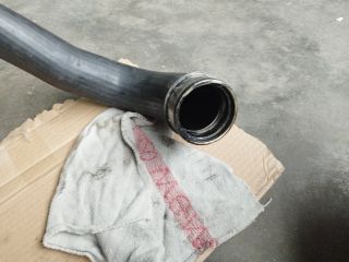 bontott VW TOUAREG Turbócső