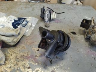 bontott VW TOUAREG Vízpumpa