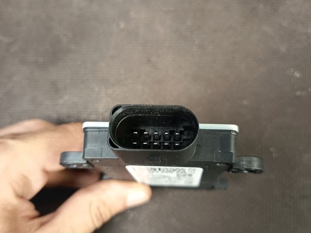 bontott VW TOUAREG Jeladó (Magában)