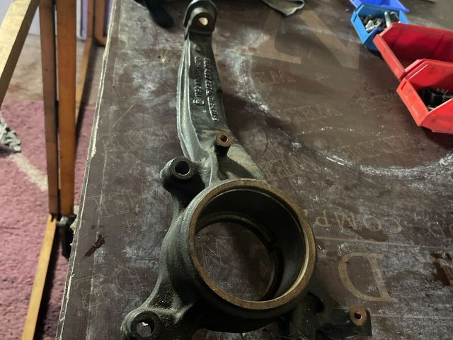 bontott VW TOUAREG Bal első Csonkállvány