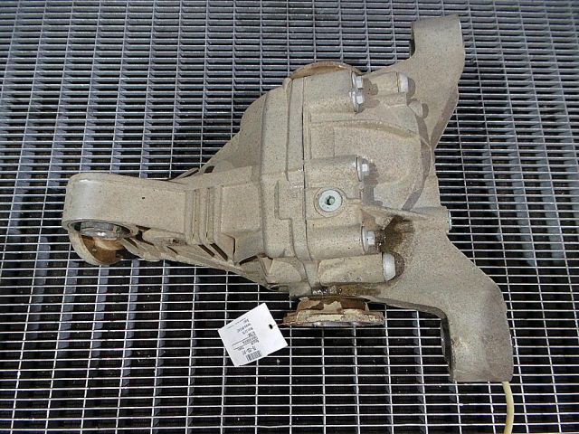 bontott VW TOUAREG Differenciálmű Tartó Bak