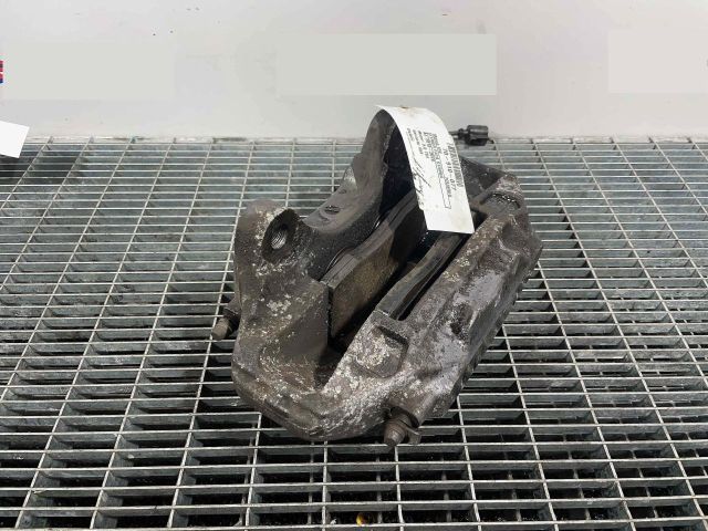 bontott VW TOUAREG Bal első Féknyereg Munkahengerrel