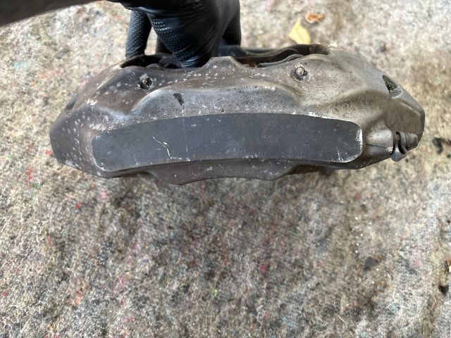 bontott VW TOUAREG Bal első Féknyereg Munkahengerrel