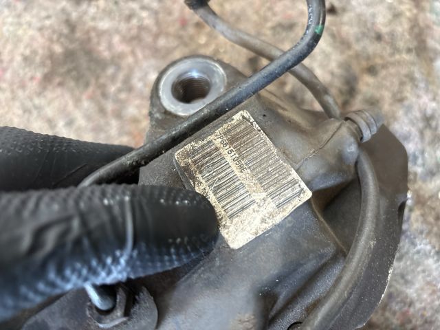 bontott VW TOUAREG Bal első Féknyereg Munkahengerrel