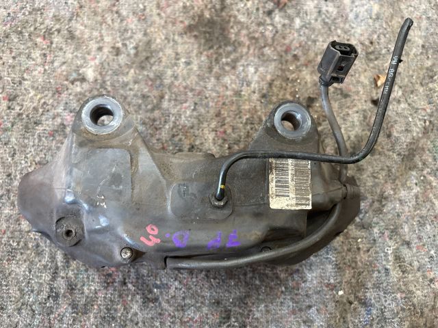 bontott VW TOUAREG Bal első Féknyereg Munkahengerrel