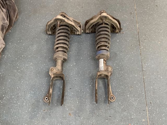 bontott VW TOUAREG Bal első Gólyaláb (Lengécsillapító, Rugó)