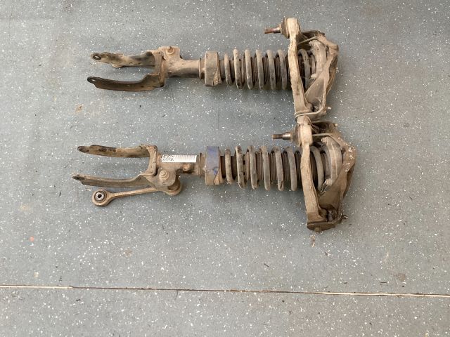 bontott VW TOUAREG Bal első Gólyaláb (Lengécsillapító, Rugó)