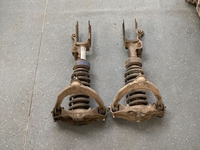 bontott VW TOUAREG Bal első Gólyaláb (Lengécsillapító, Rugó)