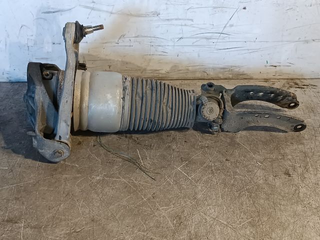 bontott VW TOUAREG Bal első Rugó