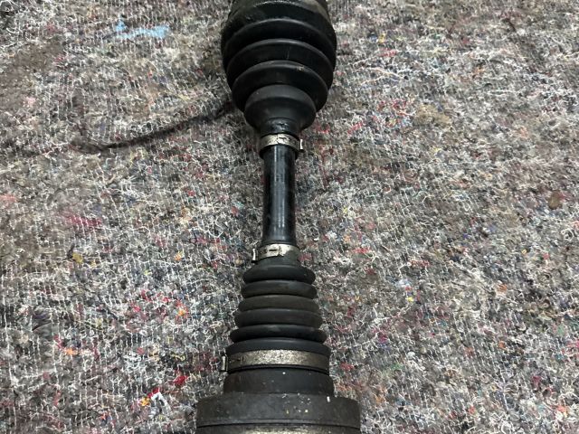 bontott VW TOUAREG Bal Féltengely