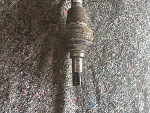 bontott VW TOUAREG Bal hátsó Féltengely