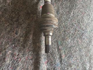 bontott VW TOUAREG Bal hátsó Féltengely