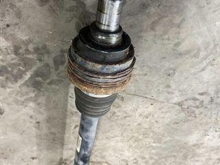 bontott VW TOUAREG Bal hátsó Féltengely