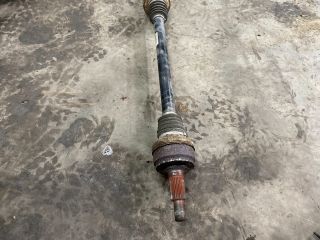 bontott VW TOUAREG Bal hátsó Féltengely