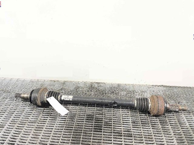 bontott VW TOUAREG Bal hátsó Féltengely