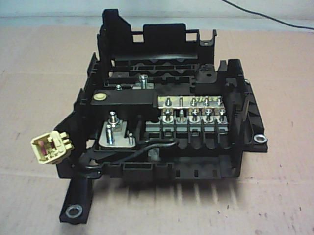 bontott VW TOUAREG Biztosítéktábla Motortér