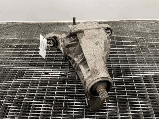 bontott VW TOUAREG Differenciálmű Tartó Bak