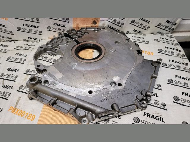 bontott VW TOUAREG Első Alsó Vezérlés Burkolat