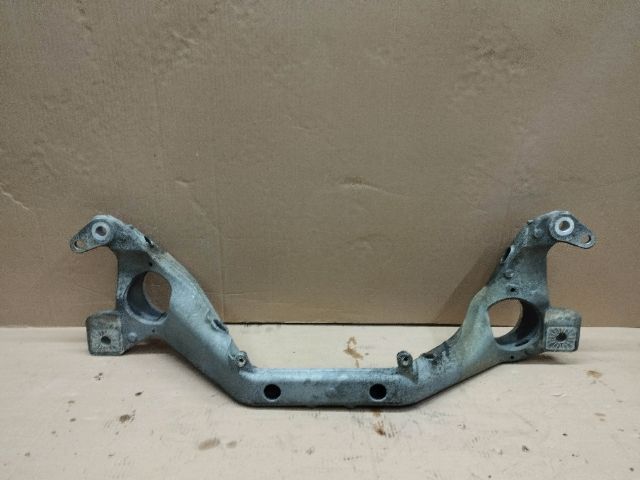 bontott VW TOUAREG Első Bölcső