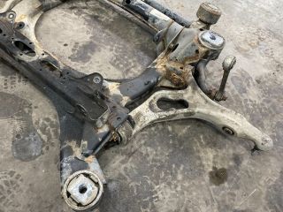 bontott VW TOUAREG Első Bölcső