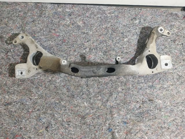 bontott VW TOUAREG Első Bölcső