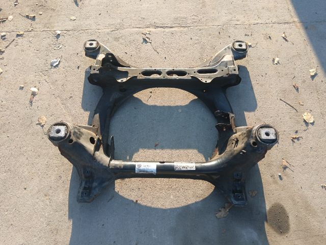 bontott VW TOUAREG Első Bölcső