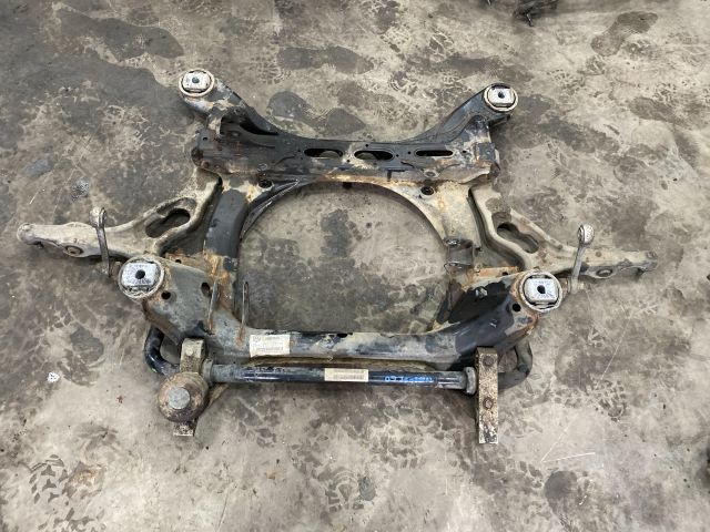 bontott VW TOUAREG Első Bölcső