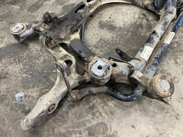 bontott VW TOUAREG Első Bölcső