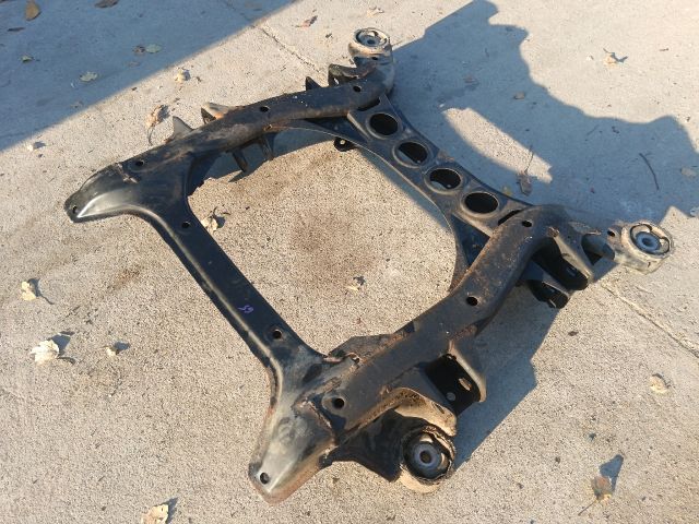 bontott VW TOUAREG Első Bölcső