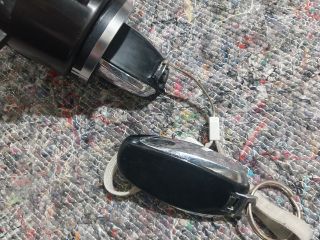 bontott VW TOUAREG Gyújtáskapcsoló Házzal