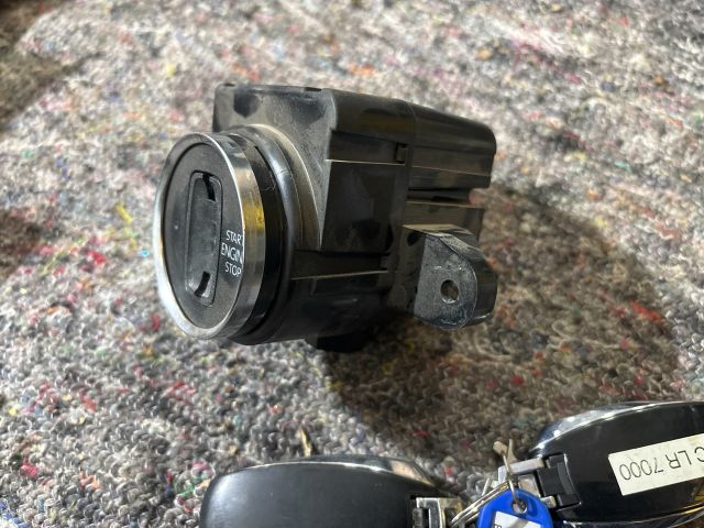 bontott VW TOUAREG Gyújtáskapcsoló Házzal