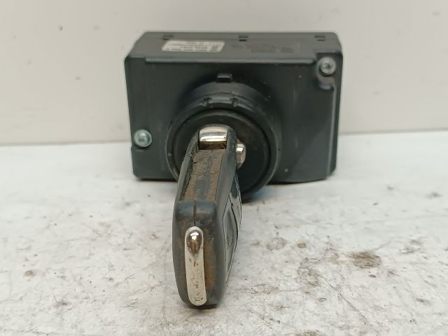 bontott VW TOUAREG Gyújtáskapcsoló Házzal